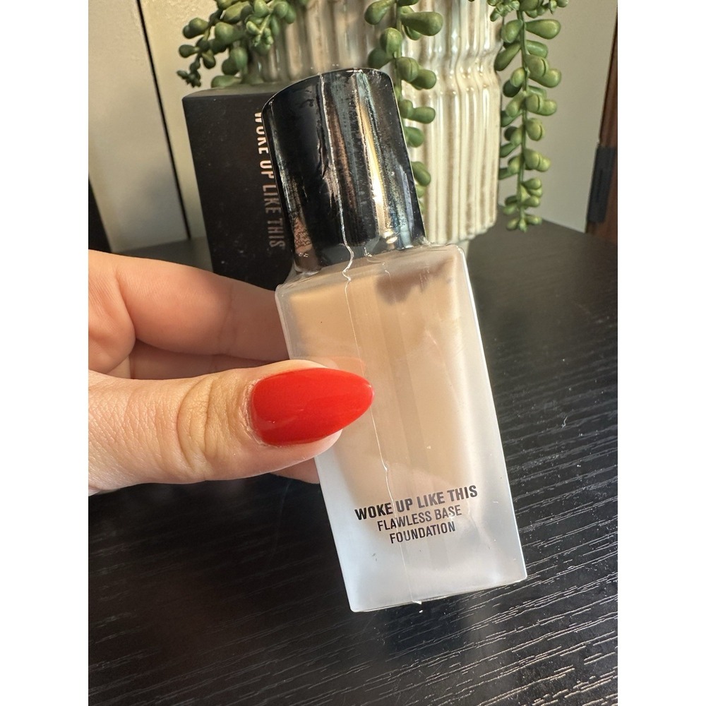 IL MAKIAGE Woke Up Like This Flawless Base Foundation 010 1 oz New & Sealed - Picture 2 of 5